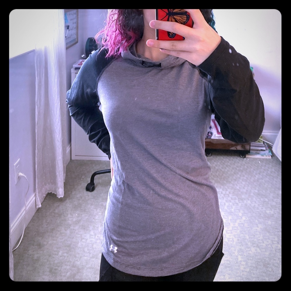 Under Armor Sweatshirt